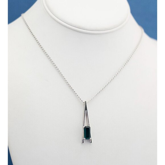 22 Inch, Art Nouveau Silver Tone Chain Green Stone Pendant Necklace by Avon - D6 - Picture 4 of 5